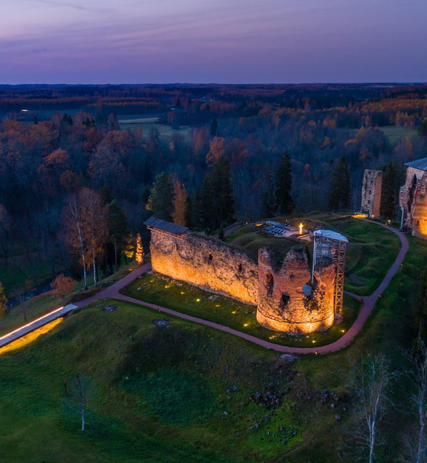 ЗАМОК ВАСТЕЛИНЫ